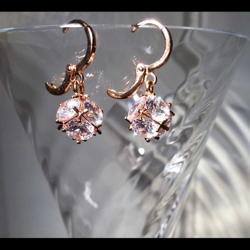 CRYSTAL & GOLD COATED EARRINGS. 1 Left - Picture 4 of 8
